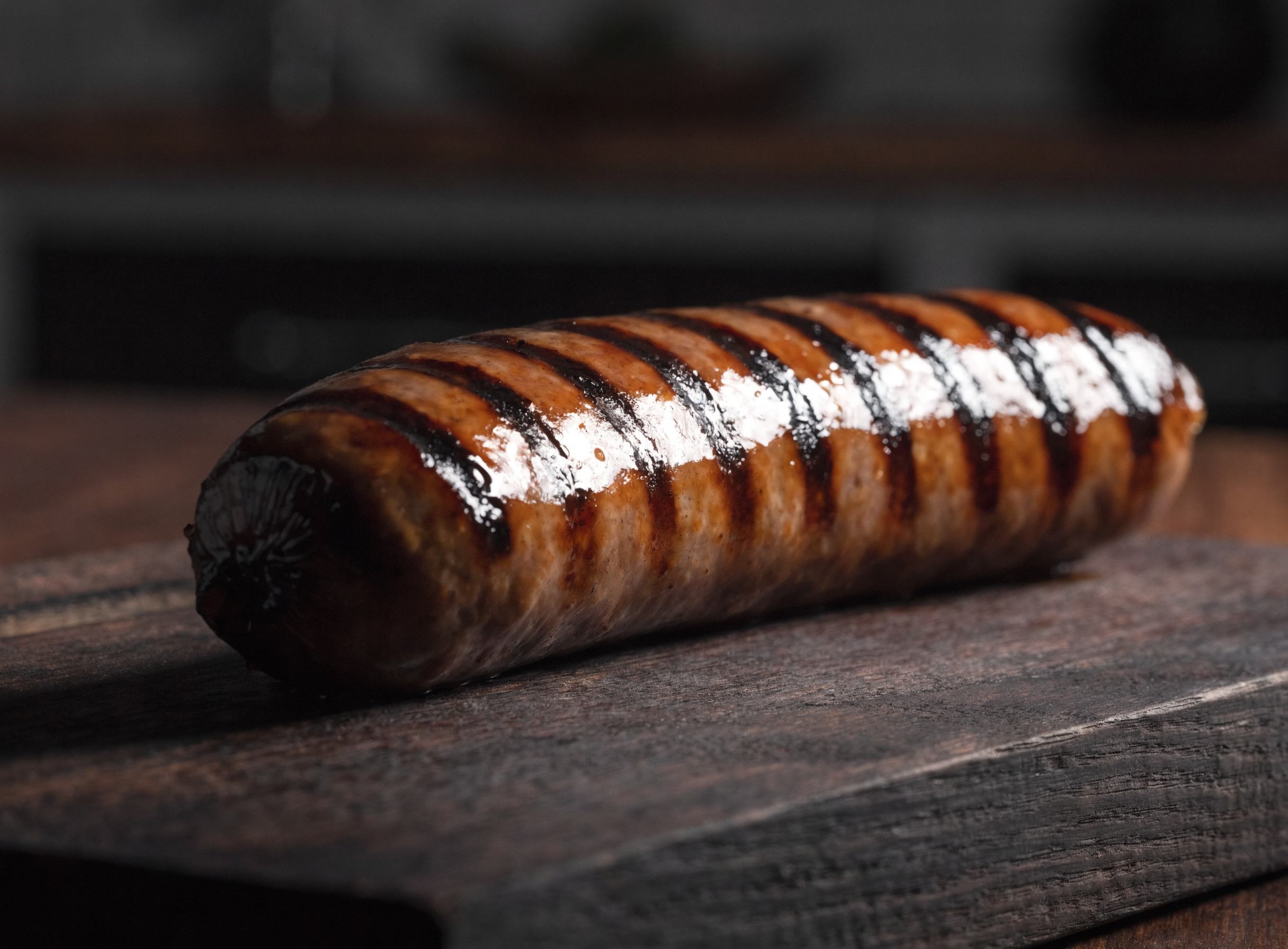 Gegrilde Worst met Fire Bite Mosterd Glaze