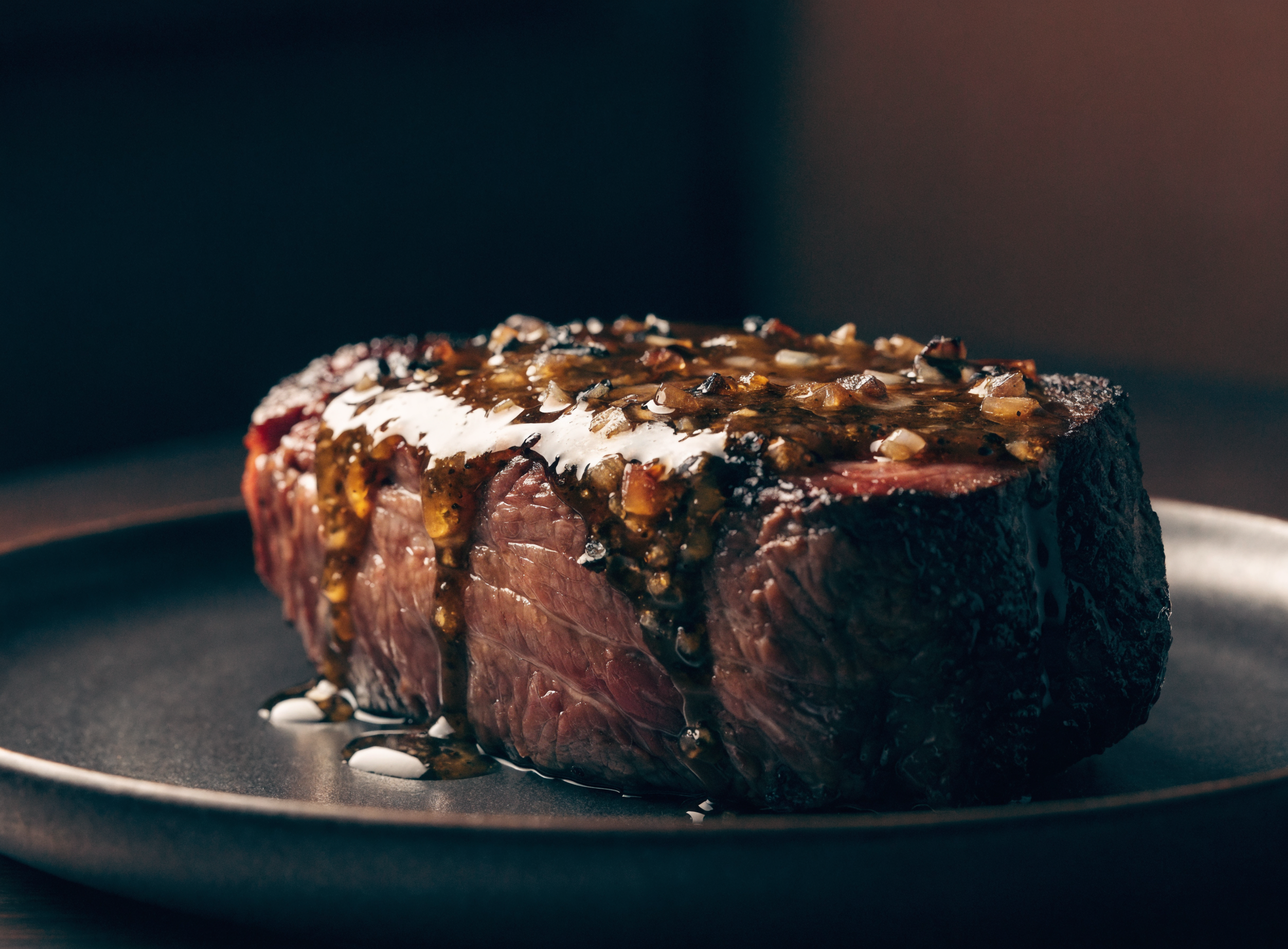 Dry-Aged Ribeye met Zwarte Knoflookboter