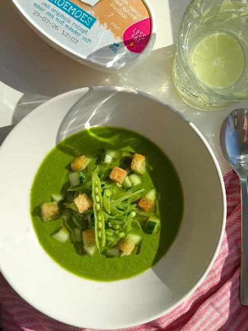 Groene gazpacho met Hoemoes Less Fat